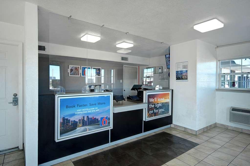 Motel 6 Fort Worth - Northside Interior foto
